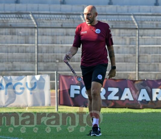 Arezzo, bene i test atletici ma Polvani deve fermarsi. Arrivati i primi capi firmati Rever Iconic