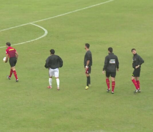 VIDEO / Arezzo-Terranuova Traiana sospesa al 4′ / Le immagini dallo stadio