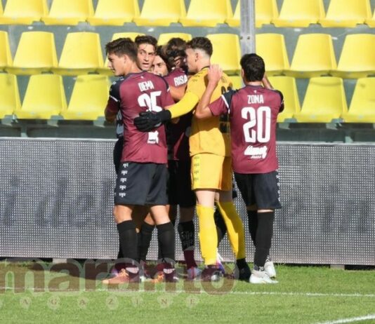 Arezzo straripante. Domina il primo tempo, si fa rimontare, poi vince con Risaliti. 4-3 a Livorno