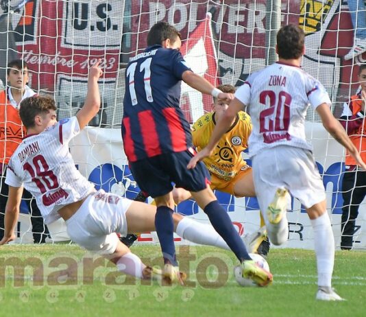 Rincorsa di quaranta metri, tempismo, pallone arpionato. Il tackle di Damiani è una perla