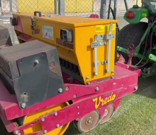 VIDEO / Iniziate le operazioni di semina sul prato del “Mario Lebole”