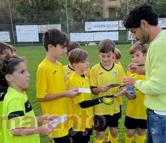 Pomeriggio amarcord per Settembrini. Sorrisi, autografi e selfie a Santa Firmina
