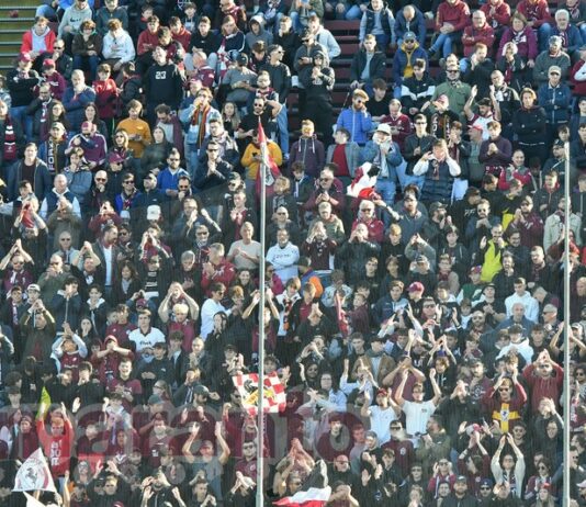 Contro il Grosseto torna il sostegno del pubblico. La curva sud prepara il ricordo di Claudio
