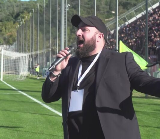 VIDEO / Alessio Saracini, lo speaker dello stadio. Voce e passione amaranto