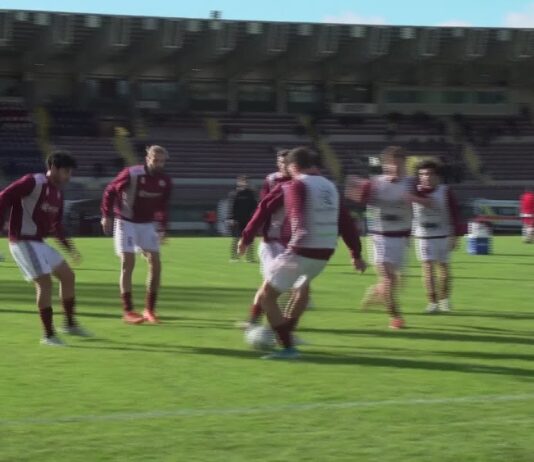 VIDEO / Assenze, campi sintetici e due trasferte di fila. Serve l’Arezzo migliore