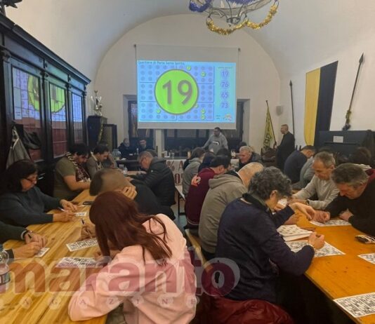 Risate, auguri e tanta passione alla tombola di Orgoglio Amaranto