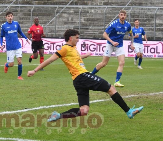 Un’altra espulsione e l’Arezzo non allunga in classifica. Con la Sangiovannese è solo 1-1