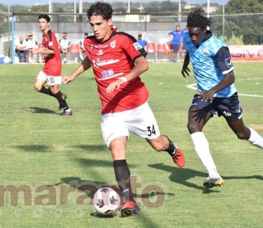 Giovane, duttile, con il fiuto del gol. Arriva l’attaccante, preso Persichini