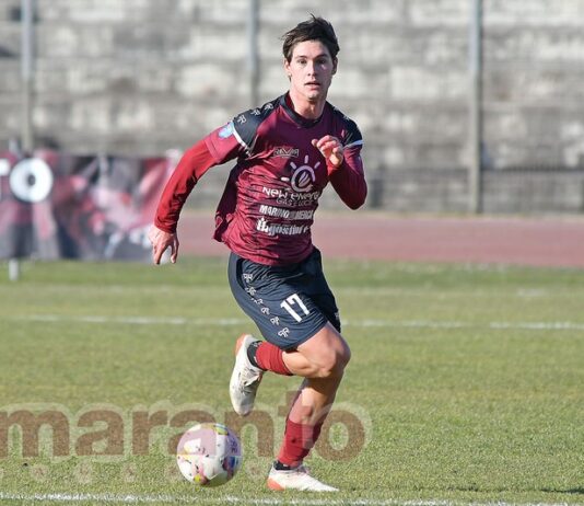 Dove lo metti, gioca bene. Lazzarini a testa alta anche da terzino sinistro