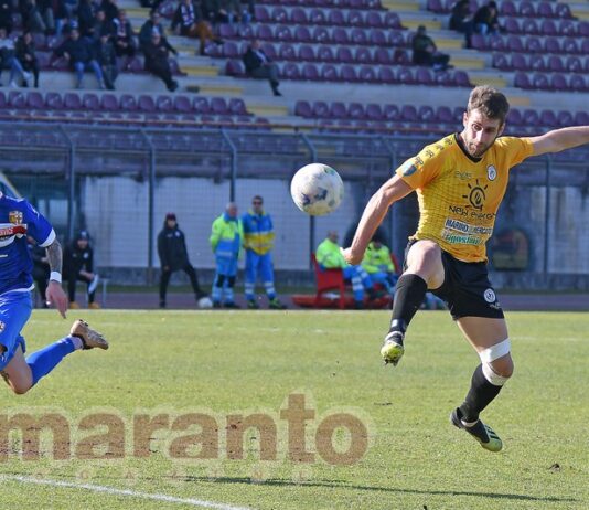 Tutti in piedi, ha segnato Gucci. Pallonetto d’esterno destro, è un gol da copertina