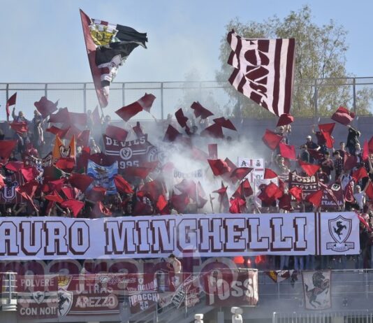 Birra, panino, cori, offese e battimani. Poi un 4-0 per la storia. Livorno un anno dopo