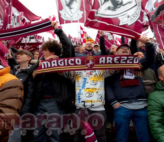 Precampionato anonimo e un’onda da cavalcare. Al campo, alla battaglia con 500 tifosi al seguito