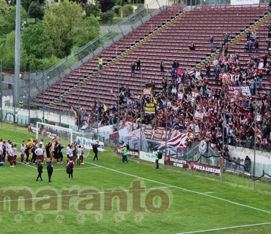 L’Arezzo perde ancora ma si prende la Coppa. E alla fine sono applausi e cori con la curva sud
