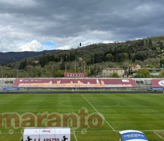Così è tutta un’altra cosa. In maratona un mega pannello con i monumenti più belli della città