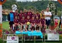 Esordienti, in alto la Coppa a Faella. Gli amaranto hanno vinto il torneo Corsi