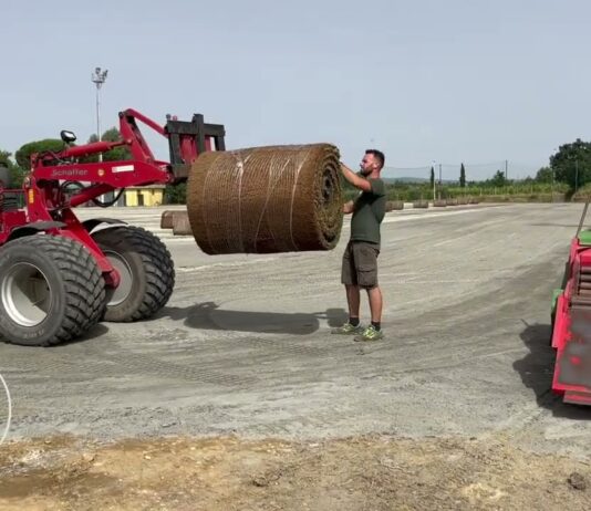 VIDEO / Rigutino, ecco il prato per il terreno di gioco. Sarà pronto in due settimane