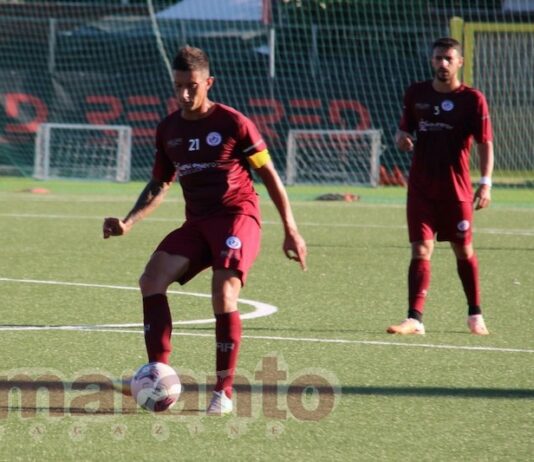 L’Arezzo ha le gambe pesanti. Autogol di Risaliti, a Seravezza arriva una sconfitta di misura