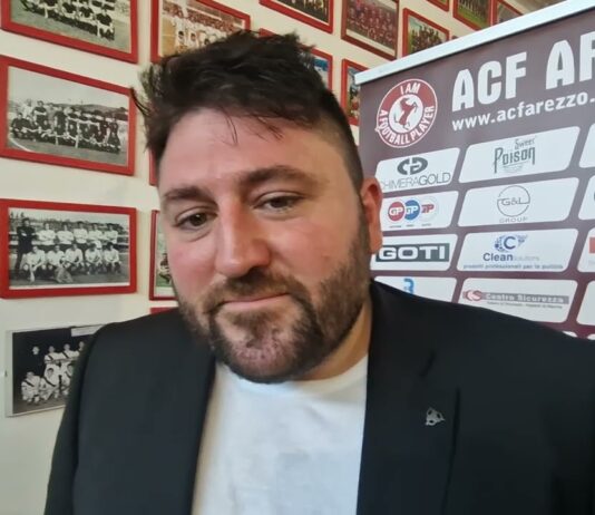VIDEO / “Pressing e ritmo, il calcio che mi piace”. Mister Mike sulla panchina dell’Acf Arezzo