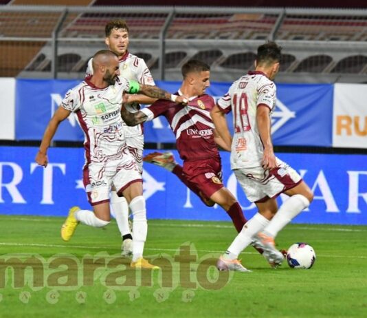 L’Arezzo dura un tempo, segna con Mawuli ma poi comanda il Pontedera. Finisce con un pari giusto