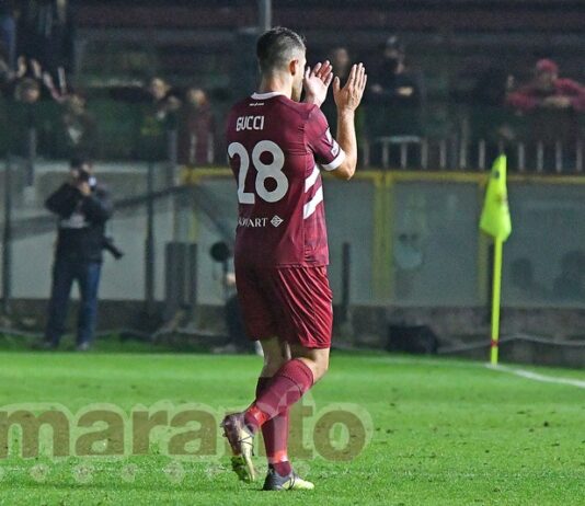 La prima doppietta in amaranto e una notte da leone. Applausi per bomber Gucci