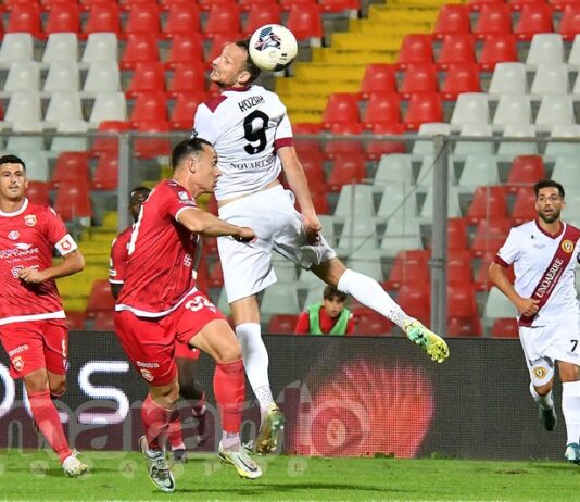 Gucci più no che sì, c’è un’altra occasione per Kozak. Il ceco insegue il primo gol