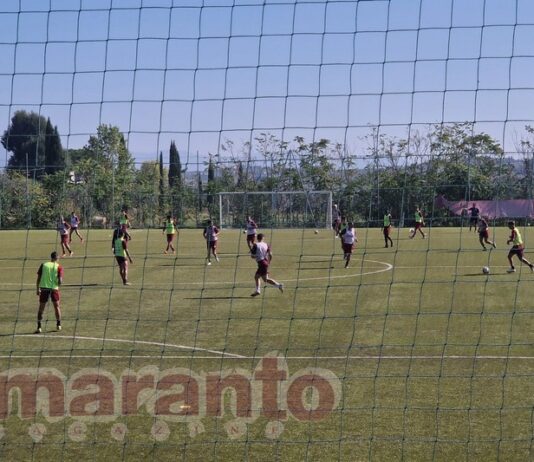 Allenamento sul sintetico a Foiano. Polvani migliora, Castiglia ai box. Novità in formazione