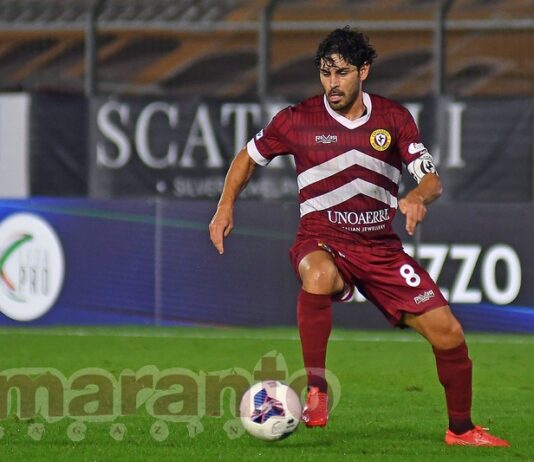 Mediano e centravanti, due nodi da sciogliere. L’Arezzo cerca il tris al Comunale