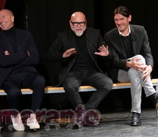 La magia di un calcio più genuino. Risate, aneddoti e nostalgia nella serata di “Cosmilandia”