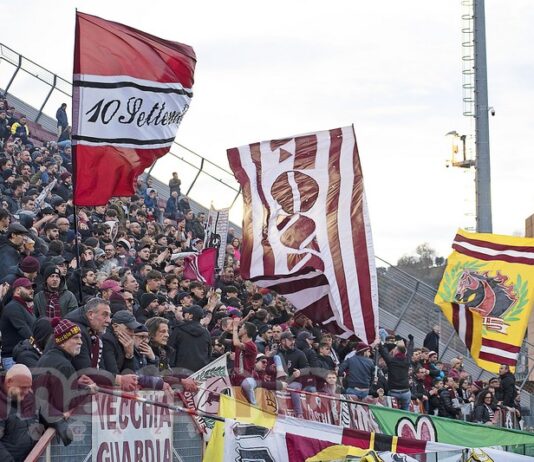 Giornata amaranto contro il Pescara. Il 21 gennaio pagano anche gli abbonati