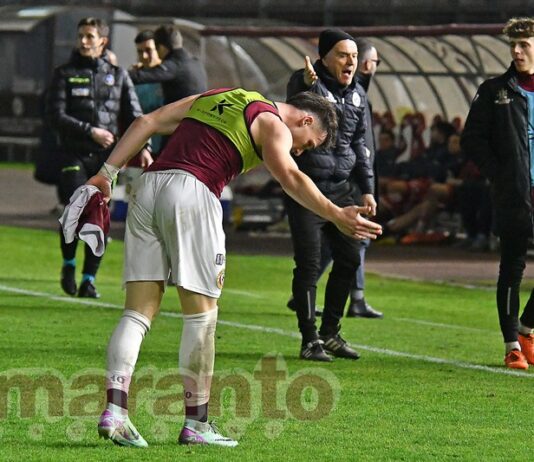 Strapotere Pattarello, avvia l’azione e la chiude in gol. Quella maglia sfilata però…