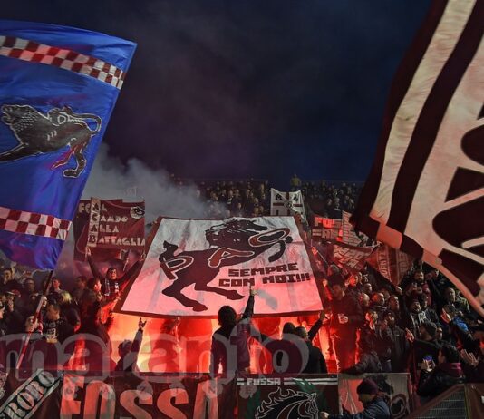 La coreografia per ricordare il “Pao”. C’è Gubbio dietro l’angolo, tifoseria mobilitata