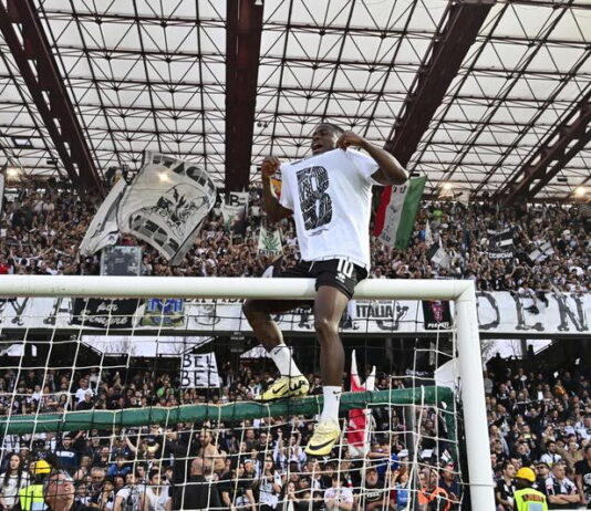 Cesena in B dopo 6 anni, la Carrarese consolida il terzo posto battendo il Perugia