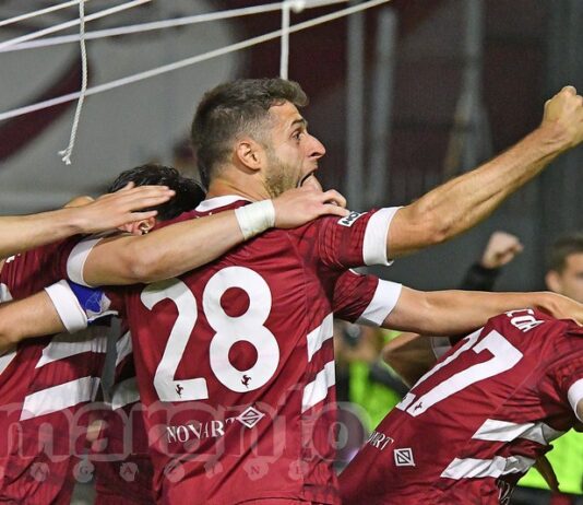 L’Arezzo balla ma poi si rimette a posto. Finisce pari con la Torres, playoff vicinissimi