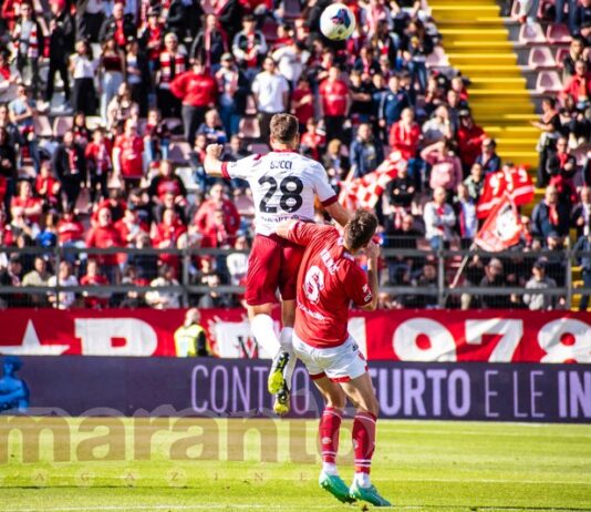Senza tifosi ma con il cuore. Gol di Lazzarini, super Trombini: l’Arezzo prende un punto a Perugia