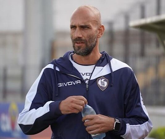 “Sì, siamo a buon punto”. Questione di ore per Troise, è lui il successore di Indiani