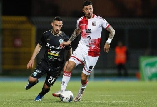 Morra verso Vicenza. L’Arezzo al bivio: rilanciare o cercare un’alternativa. Coccia firma per tre anni