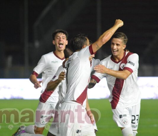 L’Arezzo ribalta l’Ascoli e vola agli ottavi contro il Perugia. Chiosa e Pattarello, che gol!