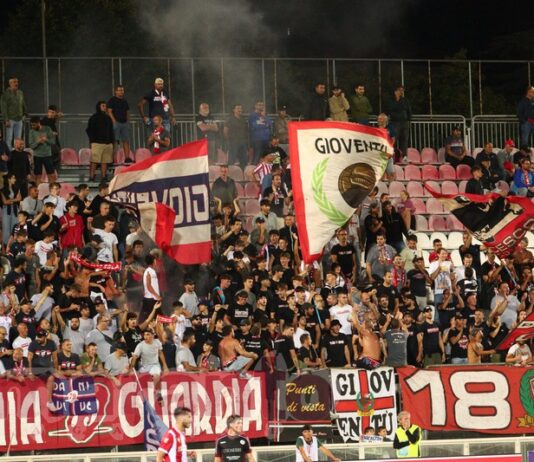 “Turbativa per l’ordine pubblico”. Vietata ai tifosi della Vis Pesaro la trasferta di Arezzo