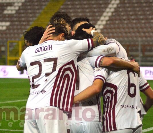 L’Arezzo si ritrova nel derby di Coppa. Prestazione tosta, doppietta di Ogunseye e qualificazione