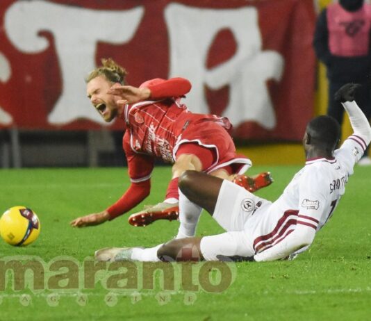 Coccia e Mawuli, un turno di squalifica. Ammenda di 900 euro per lancio di bengala in campo