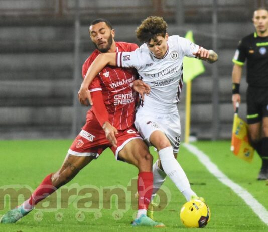 Serata nefasta ma una perla c’è. Testa alta, piede morbido, assist perfetto: che giocata di Damiani