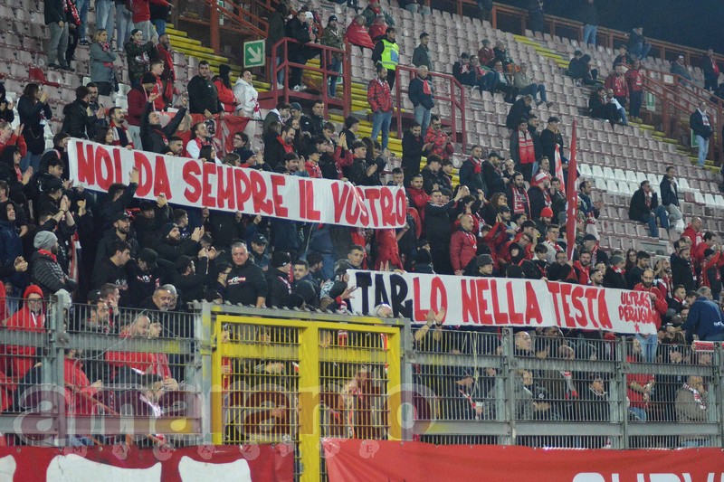 coppa perugia arezzo striscioni (4)