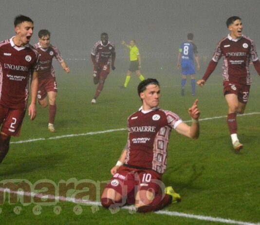 Pattarello esagerato nella nebbia: poker di gol come Bazzani. L’Arezzo batte la Pianese 4-2