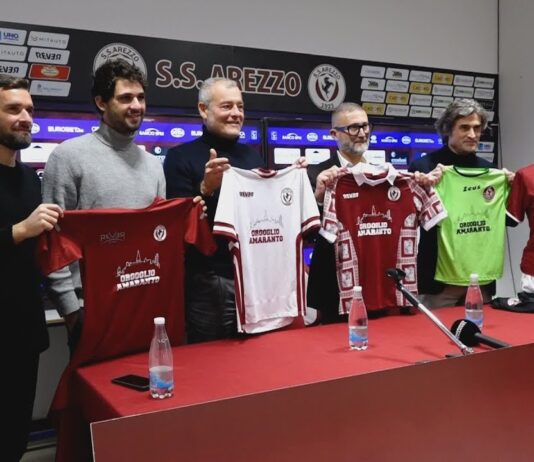 VIDEO / Bambini e bambine in campo con le maglie sponsorizzate da Orgoglio Amaranto