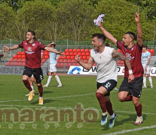 Un gol contestatissimo e il pari amaranto al 95′: un solo precedente a Legnago. Via alla prevendita
