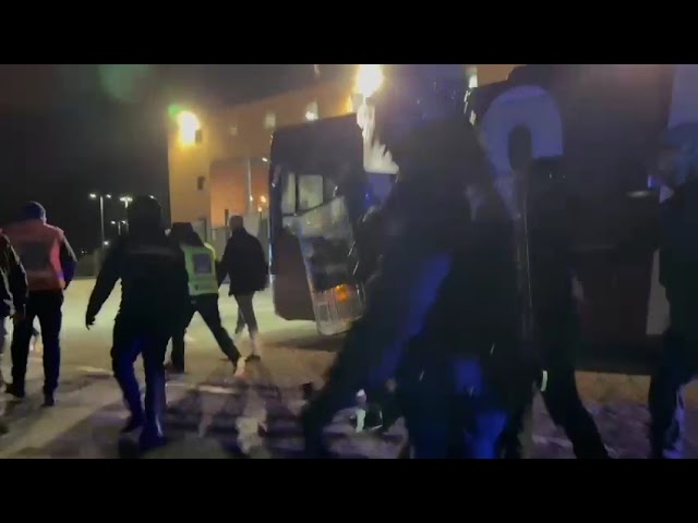 VIDEO / Delusione e contestazione. La squadra lascia lo stadio dopo mezzanotte