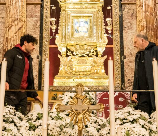 Gli amaranto in visita dalla Madonna del Conforto. Nel ricordo di Lauro Minghelli