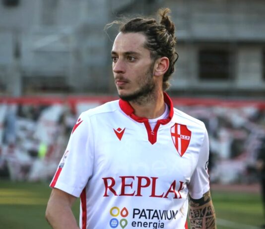 Ufficiale, l’Arezzo ha ingaggiato lo svincolato Dezi. Contratto fino a giugno, Bucchi lo ha già allenato