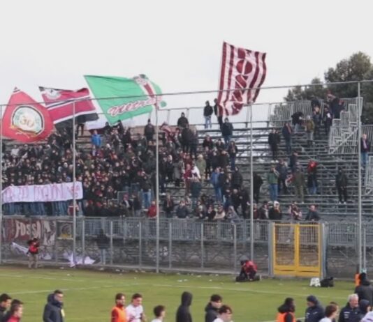VIDEO / Gubbio-Arezzo, le voci dei tifosi in tribuna. “No al calcio moderno”