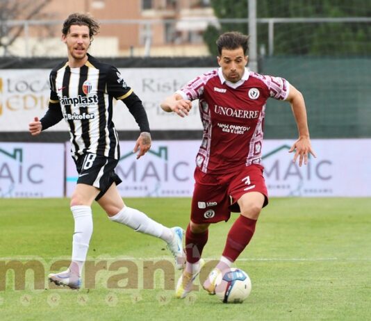 Palla a cinquanta metri sopra la difesa avversaria. Che bello il lancio di Guccione